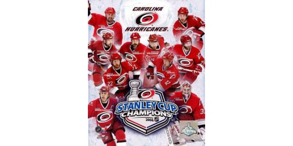 Carolina Hurricanes voittaa Nashville Predatorsin pudotuspeleiden ensimmäisessä ottelussa