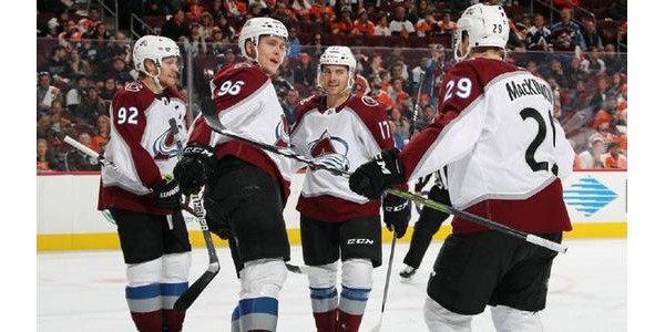 Colorado Avalanche voittaa Vegas Golden Knightsin jatkoajalla Colorado Avalanche voittaa Vegas Golden Knightsin jatkoajalla