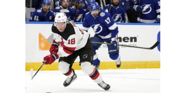 New Jersey Devils 5-2 Tampa Bay Lightningille, Jesper Brattin ensimmäinen NHL-hattutemppu