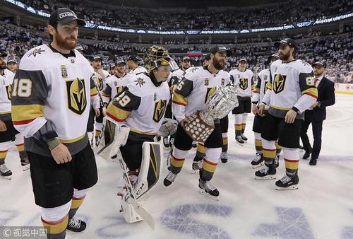 Saint Louis Blues nousi pudotuspeleihin